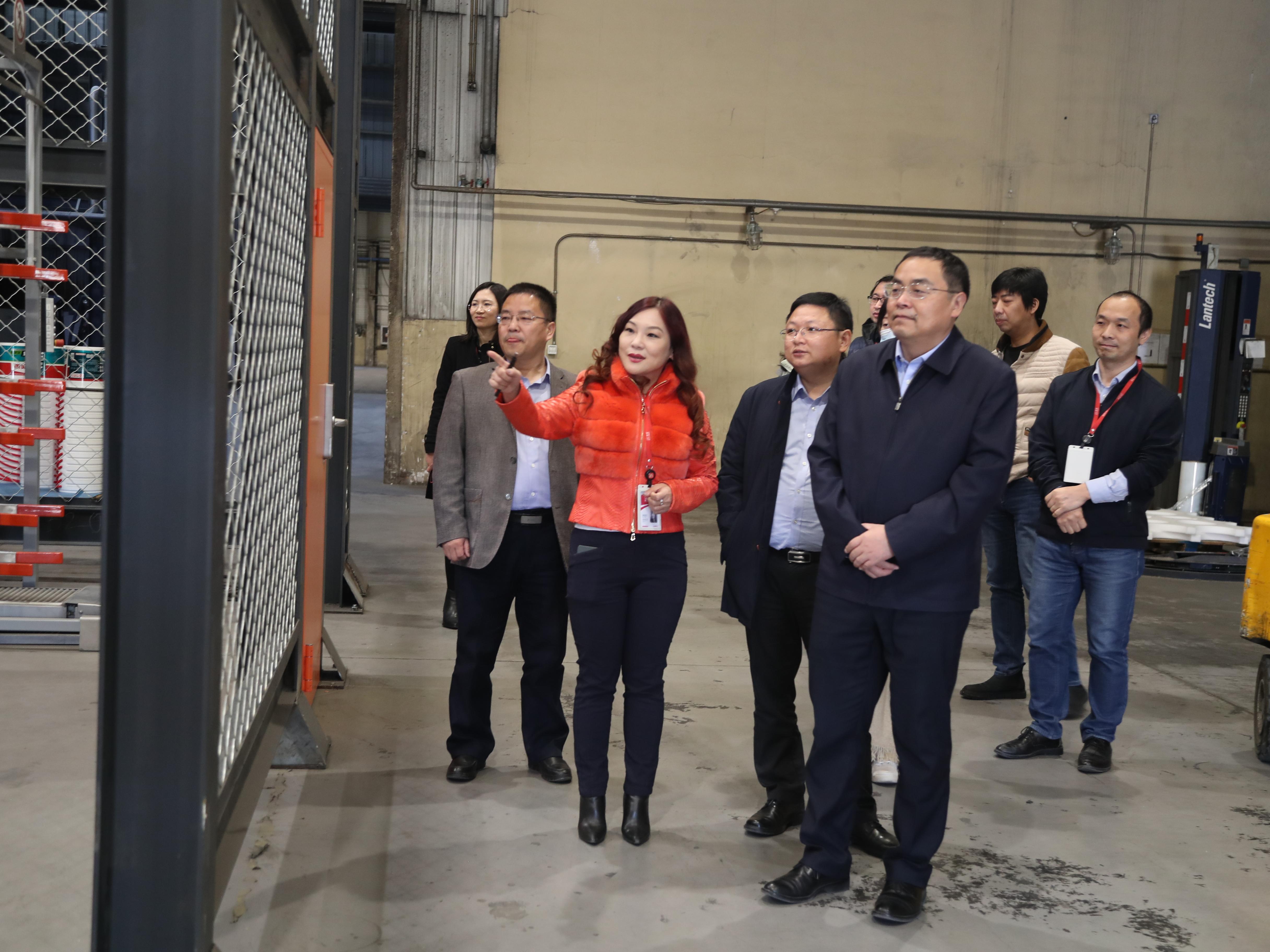 大興區(qū)委常委，副區(qū)長石銀峰蒞臨美巢走訪調(diào)研